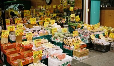 Markt auf Mallorca mit zahlreichen bunten Früchten und Gemüseständen, aufgenommen von Sylvia Zhou