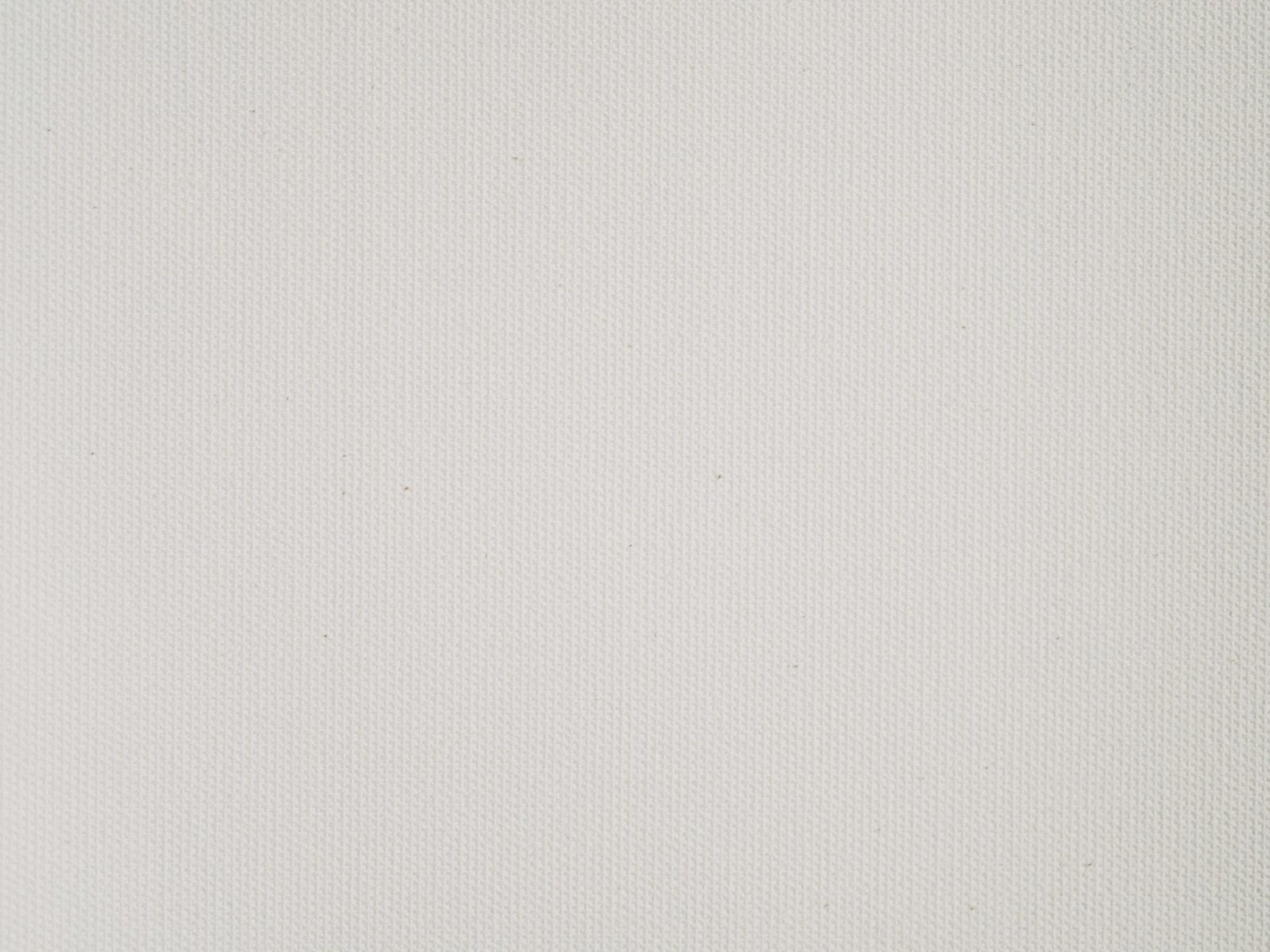 Weißes Textilstück mit schwarzen Linien auf Mallorca, fotografiert von Annie Spratt