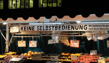 Ein Obststand auf Mallorca mit verschiedenen Früchten und Gemüse, fotografiert von Vandit Bhayani
