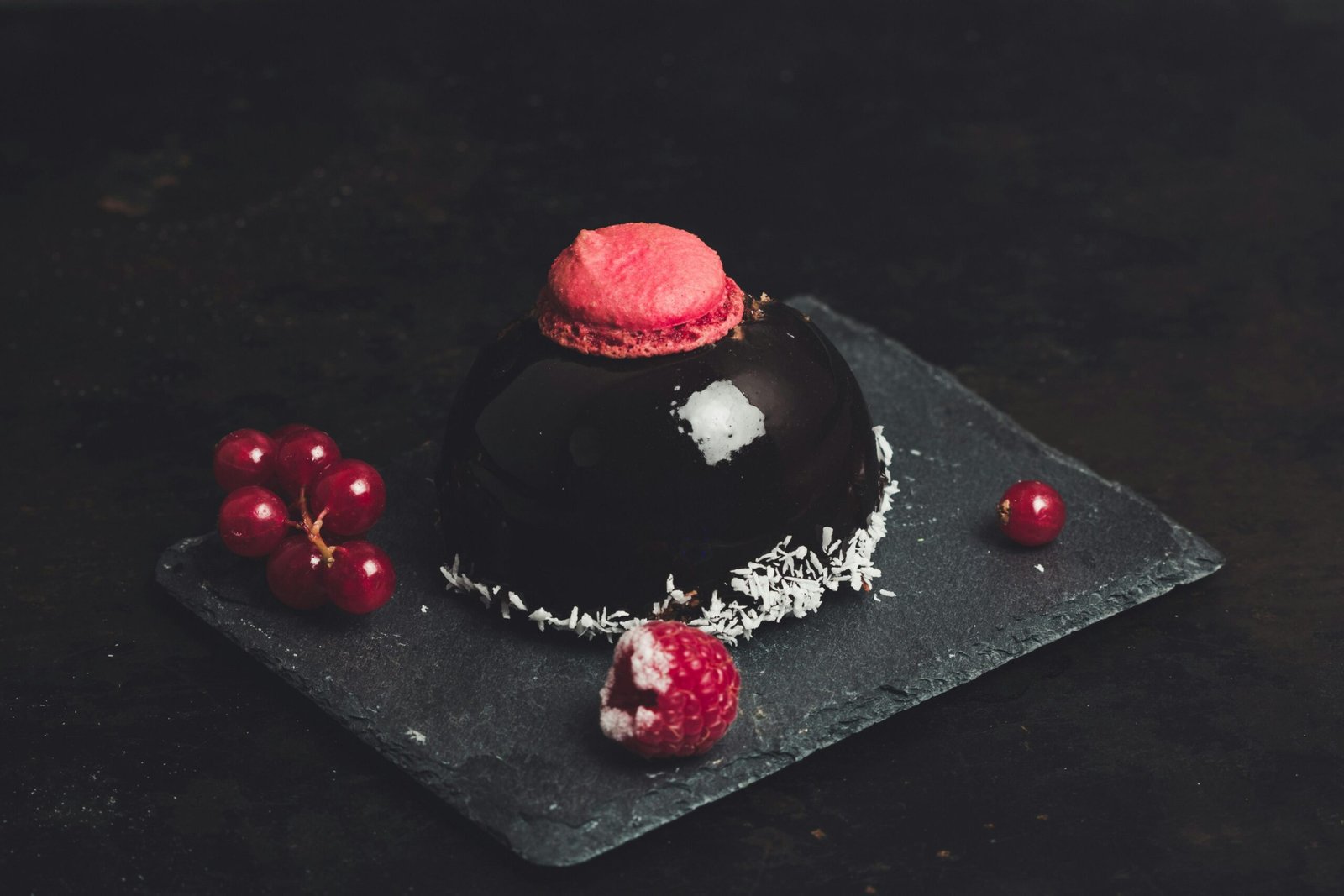 Ein Kuchen auf einer Tray, fotografiert von Jordane Mathieu, auf Mallorca.